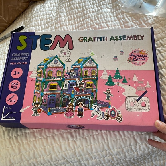 STEM Princess Castle Graffiti Assembly 266 pcs 3+ Kid Toys DIY Art Coloring Book - Picture 1 of 7